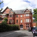 Redclyffe 3*